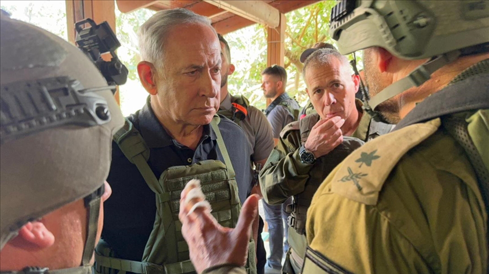 Netanyahu maneuvers, army is angry