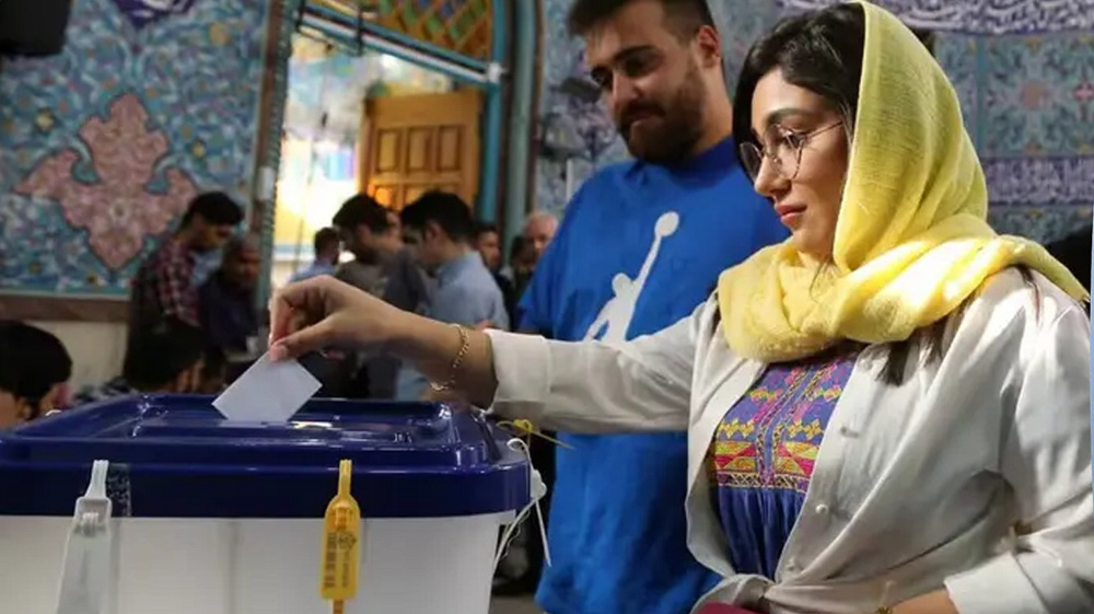 Iran holds presidential runoff election amid great patriotic fervor 