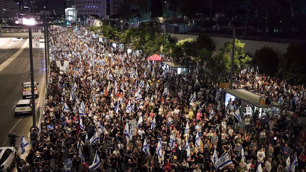 Des milliers de colons marchent dans la rue contre Netanyahu