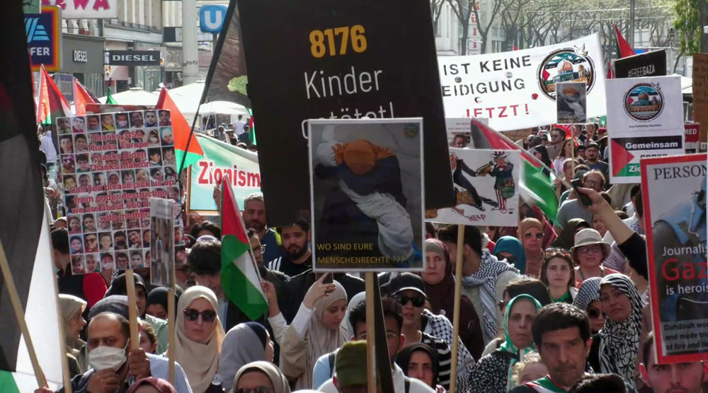 Protesters in Vienna march against NATO policies