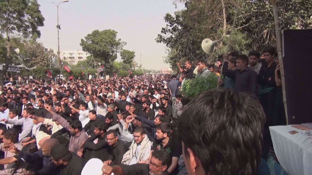 Karachi honors Imam Hussain on Arba'een