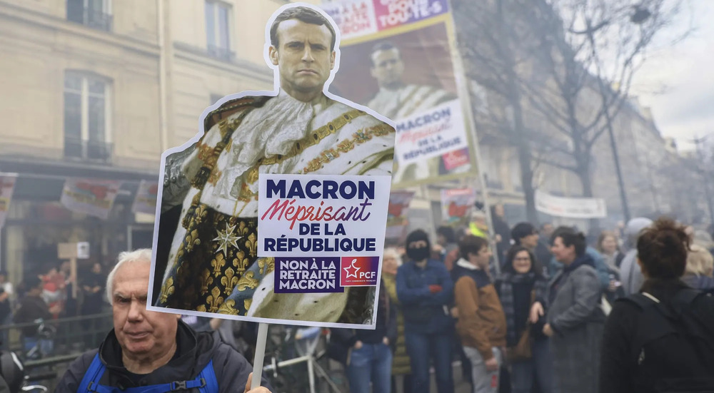 France: grande manifestation contre le « coup de force de Macron »