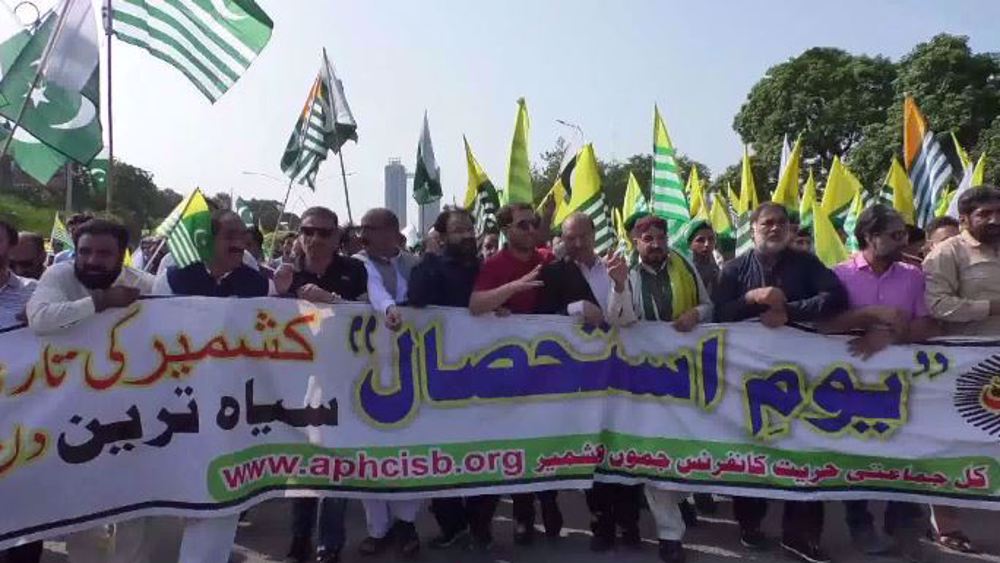 Pakistanis rally against India's Kashmir policy shift