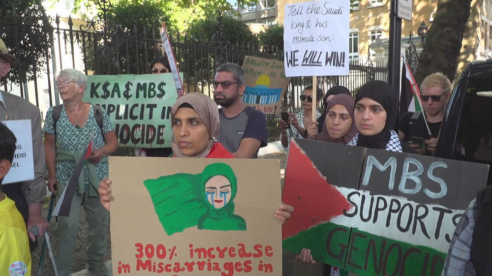 Rally outside Saudi Embassy in London: 'No to Normalization' with Israel