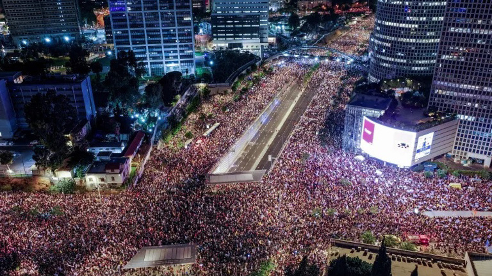 Protesters flood streets in Tel Aviv after 6 captives found dead