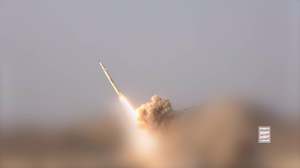 Yemeni hypersonic missile strikes Tel Aviv, exposes Israeli defense vulnerabilities