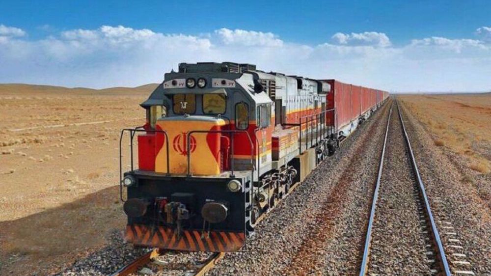 Iran building 2,800 kilometers of new railways