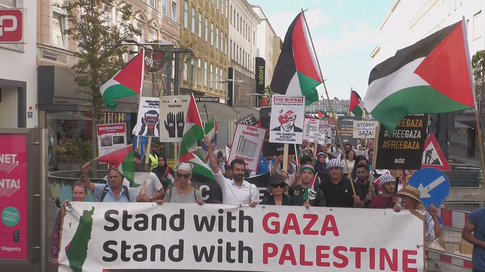 Vienna march for Gaza demands immediate ceasefire