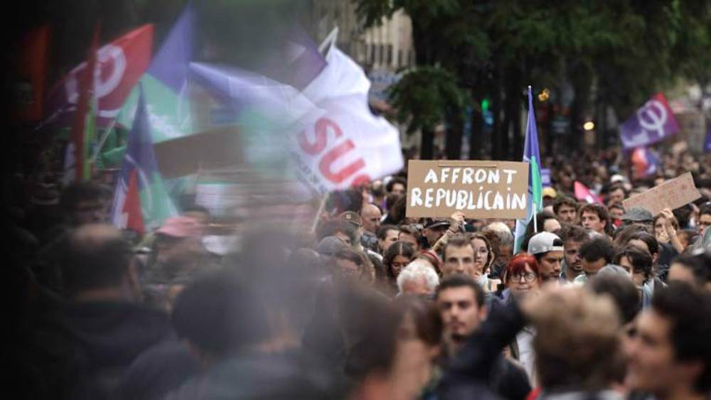 France: des manifestants «révoltés» après la nomination de Michel Barnier à Matignon