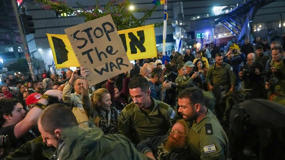 Des manifestants anti-Netanyahu envahissent les rues à Tel-Aviv