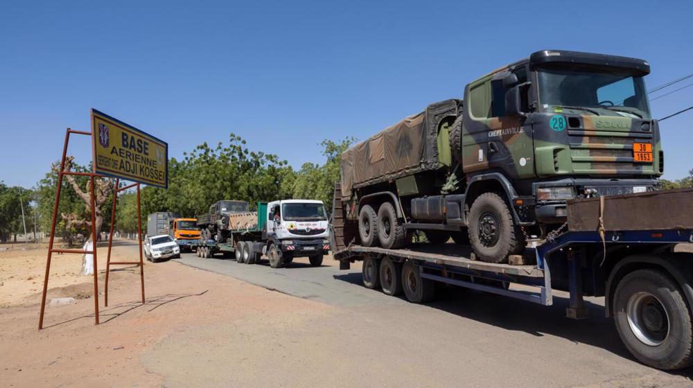 France hands over last base in Chad amid forced withdrawal