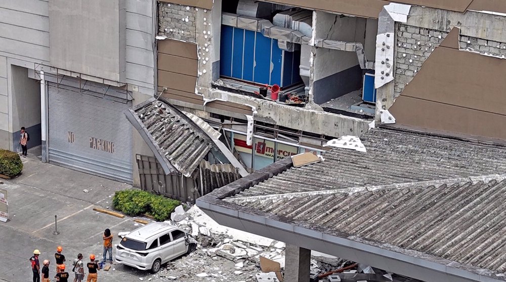 Powerful quake kills 6, sparks panic in southern Philippines