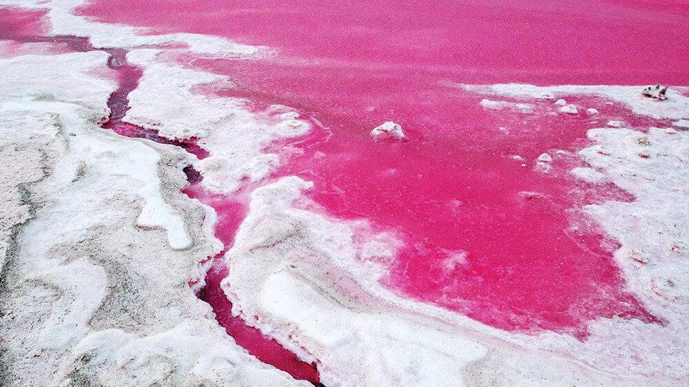 Découvrir l'Iran: le lac salé de Maharloo ou le lac rosé 