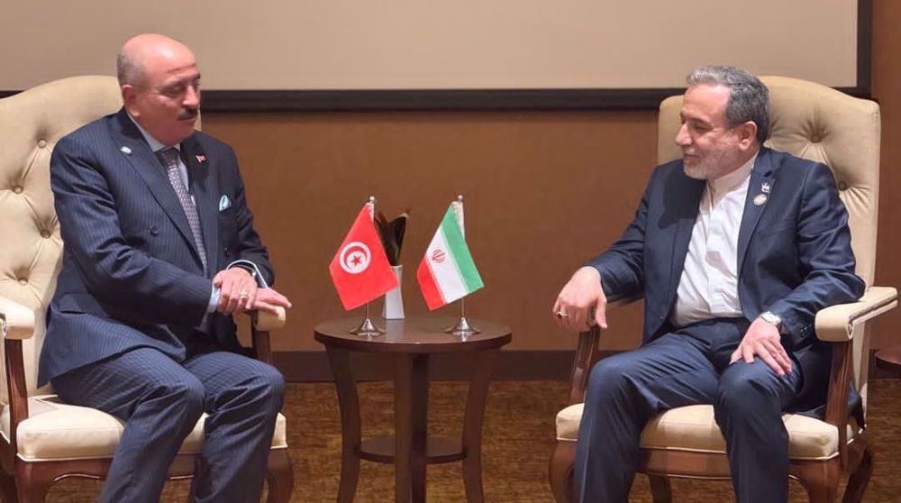 A Kampala, le ministre iranien des AE rencontre son homologue tunisien