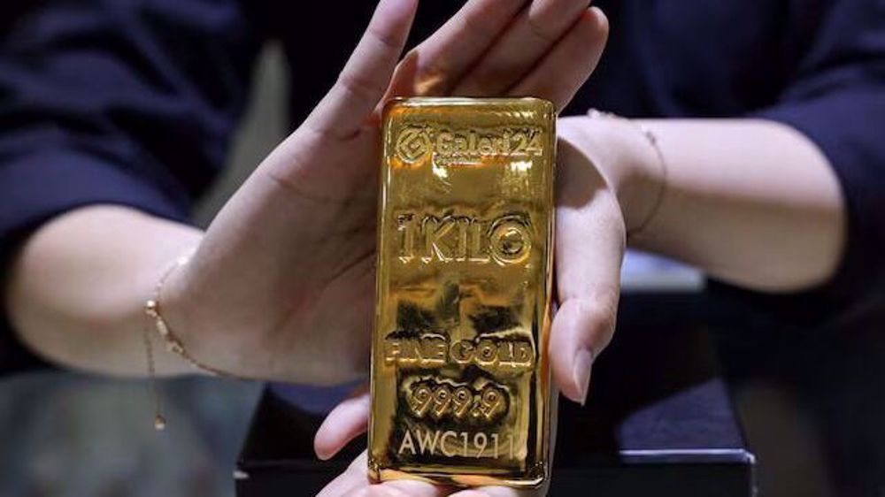 Gold extends record run past $4,200