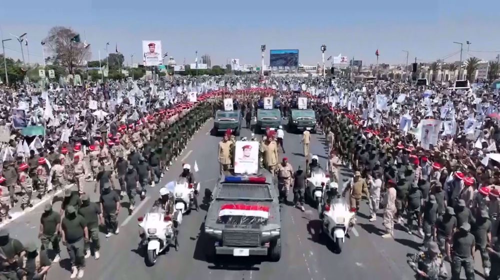 Yemenis bid farewell to top commander General Al-Ghomari