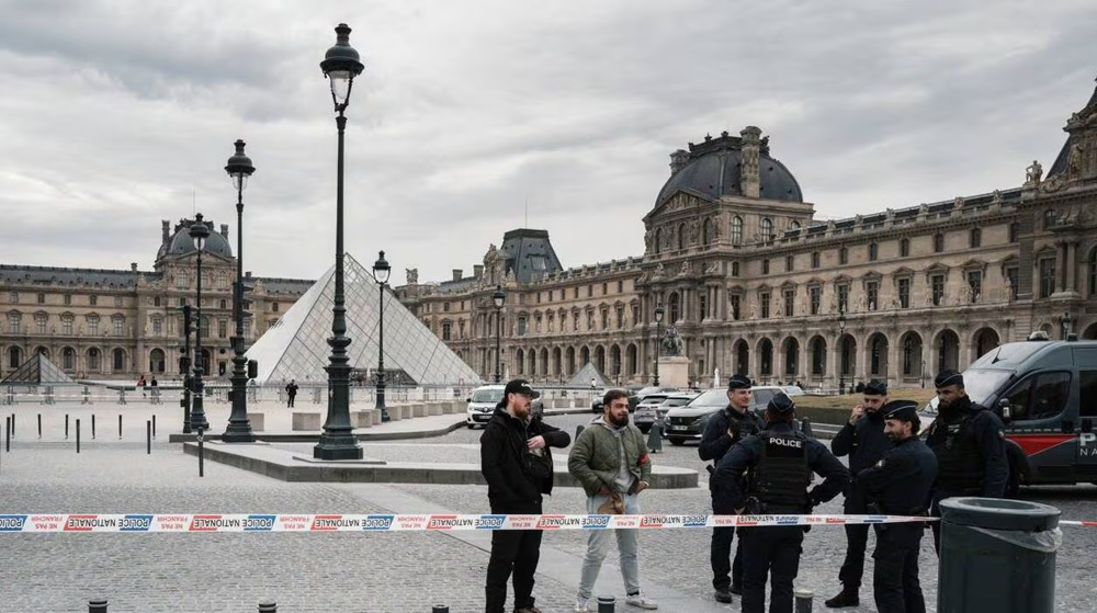 France: le cambriolage au Louvre suscite une vive polémique dans la sphère politique
