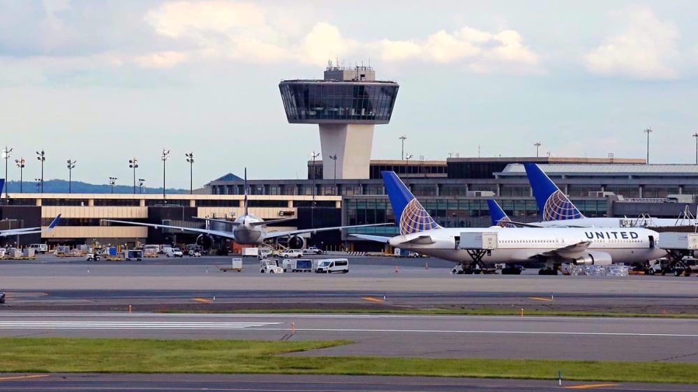 Manque de contrôleurs aériens: plus de 8 000 vols retardés aux États-Unis