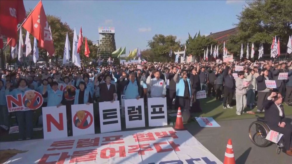 Rally in Gyeongju against visit of Trump and his economic policy