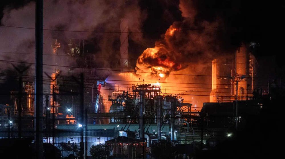 Massive fire breaks out at Chevron oil refinery in California