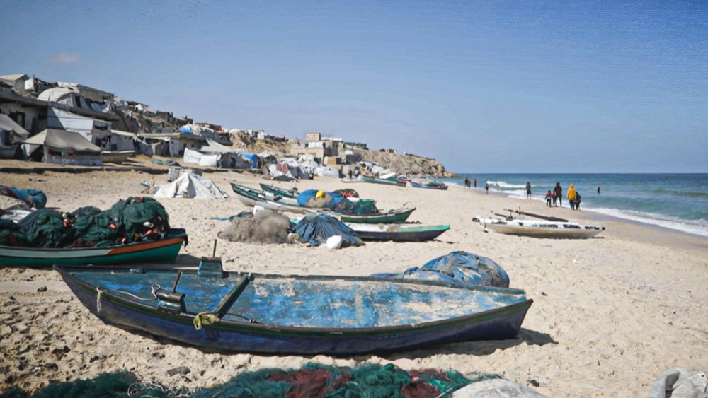 Israel abducts several Gaza fishermen amid its attacks on fishing boats