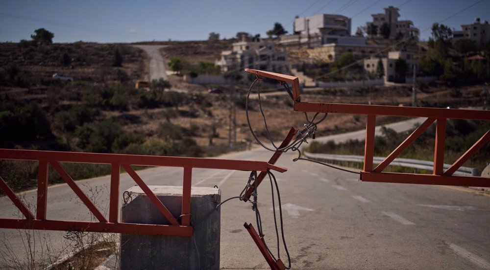 Nearly 1,000 new Israeli barriers cripple West Bank life amid Gaza war