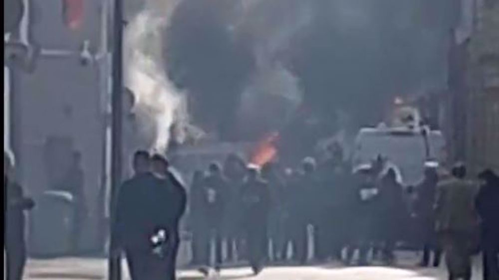 Incendie et explosions près du bureau du Premier ministre à Paris
