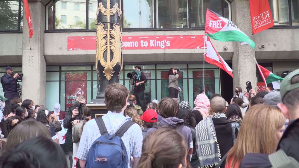 UK university students stage protest to mark Gaza war anniversary