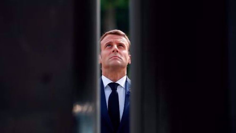 France: Macron cerné par les appels à la démission