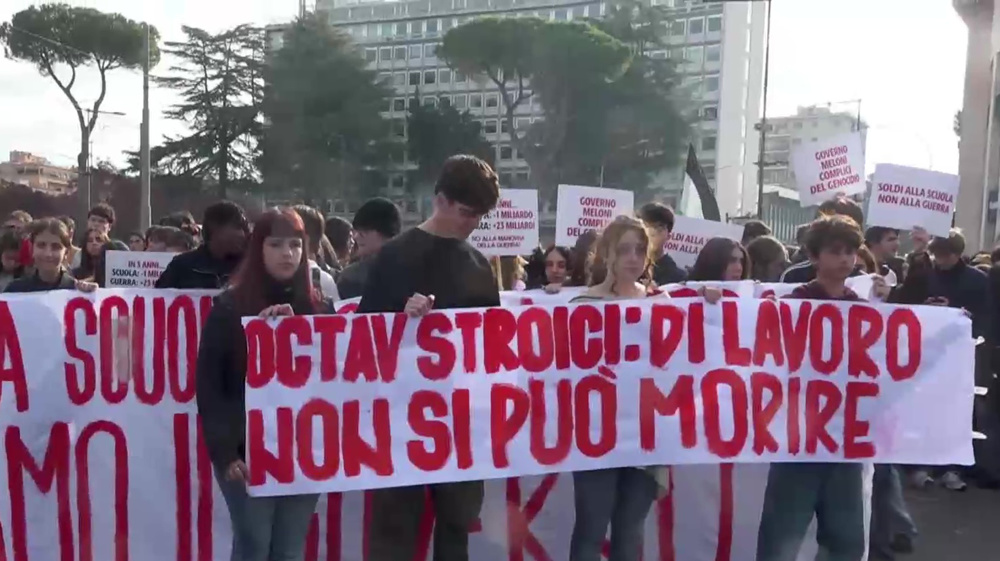 Italian students stage national strike over education reform, gag on criticism of Israel