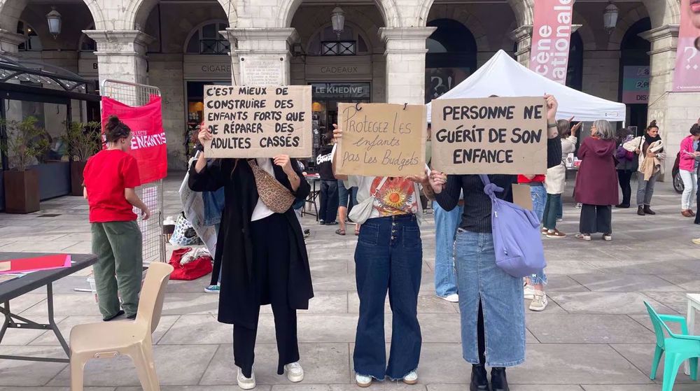 France: manifestations contre les violences faites aux enfants