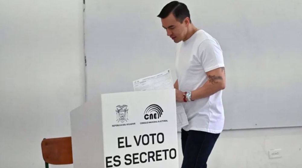 Ecuadorians reject return of US military bases in referendum