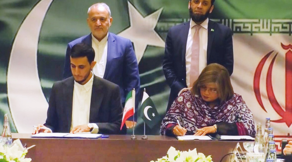 Iran, Pakistan sign agreements to boost media, cultural cooperation