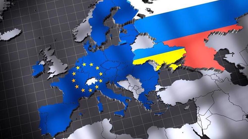 US Rep. Ilhan Omar (D-MN) (L) talks with Speaker of the House Nancy Pelosi (D-CA) during a rally with fellow Democrats before voting on H.R. 1, or the People Act, on the East Steps of the US Capitol on March 08, 2019 in Washington, DC. (AFP photo) 