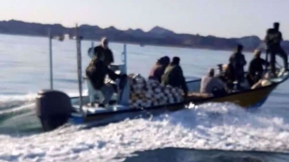 Iran confiscates 2 trespassing Omani vessels in Jask waters