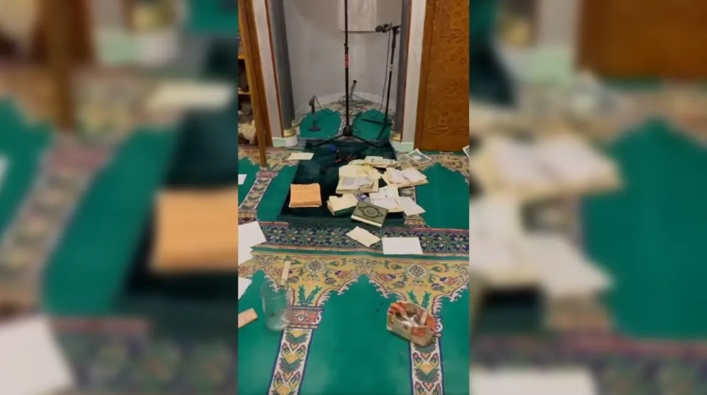 US Rep. Ilhan Omar (D-MN) (L) talks with Speaker of the House Nancy Pelosi (D-CA) during a rally with fellow Democrats before voting on H.R. 1, or the People Act, on the East Steps of the US Capitol on March 08, 2019 in Washington, DC. (AFP photo) 