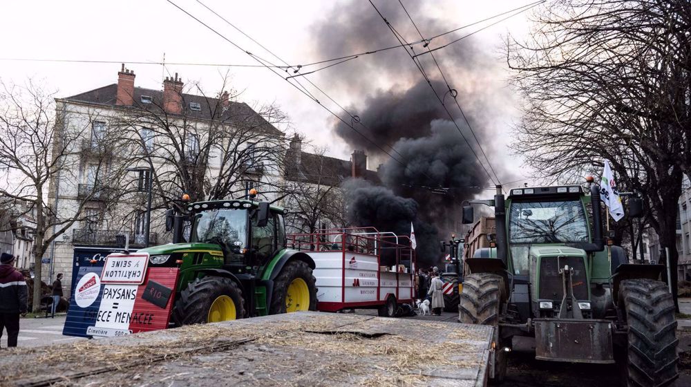 France/crise agricole: les blocages se poursuivent malgré les appels à une trêve de Noël