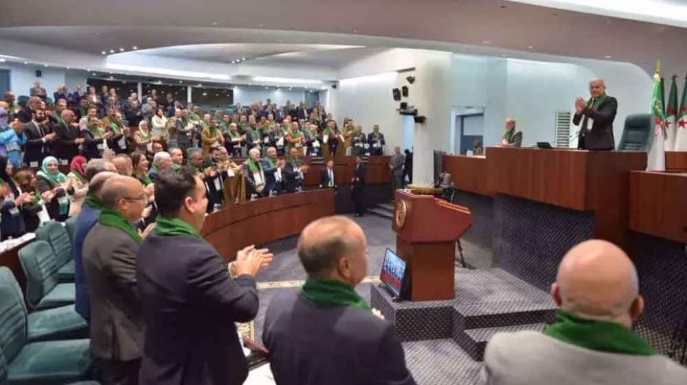 Algérie : le Parlement adopte la loi criminalisant la colonisation française