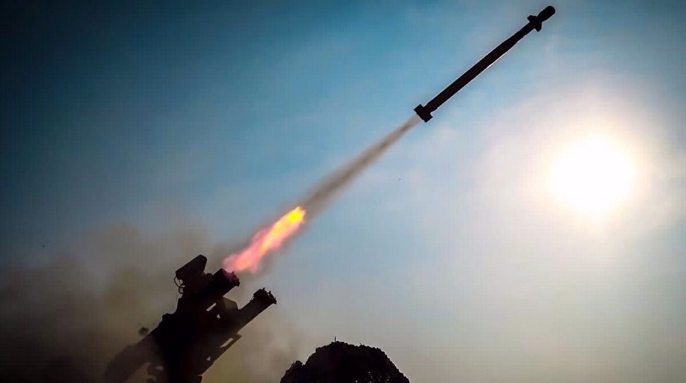 Exercice naval Eghtedar : la marine du CGRI lance des missiles balistiques et de croisière