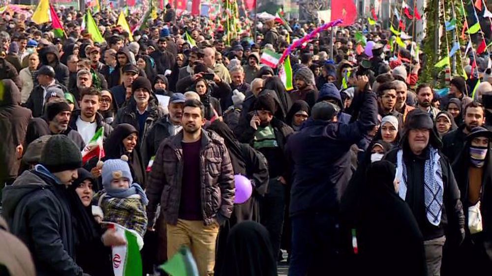 Iranians turn out in masses to celebrate 46th Islamic Revolution anniversary