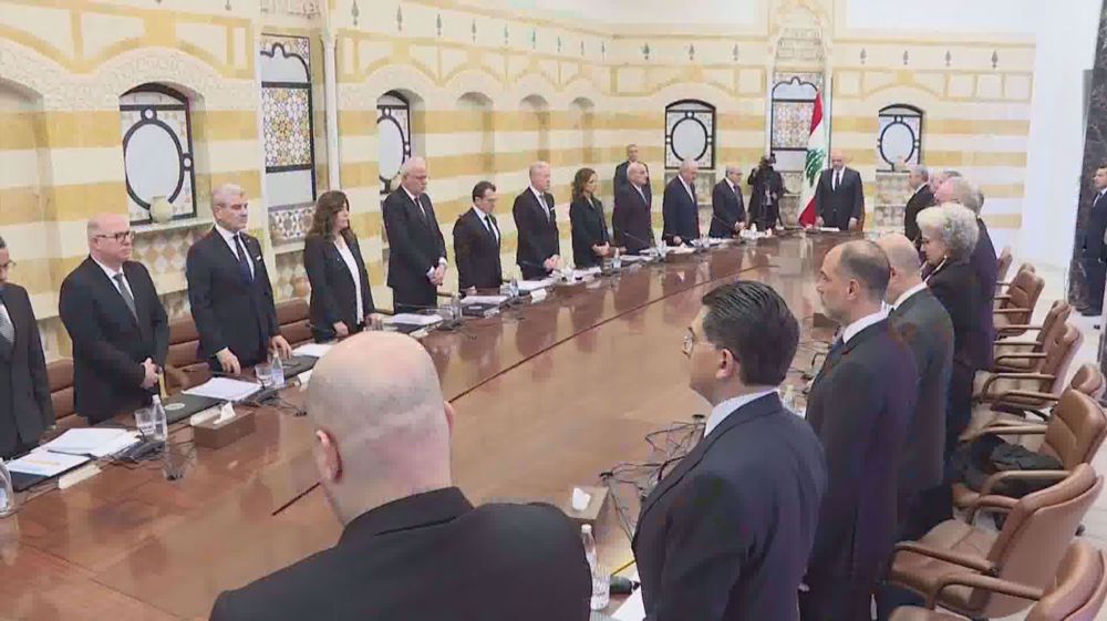 Lebanon's new cabinet holds first meeting