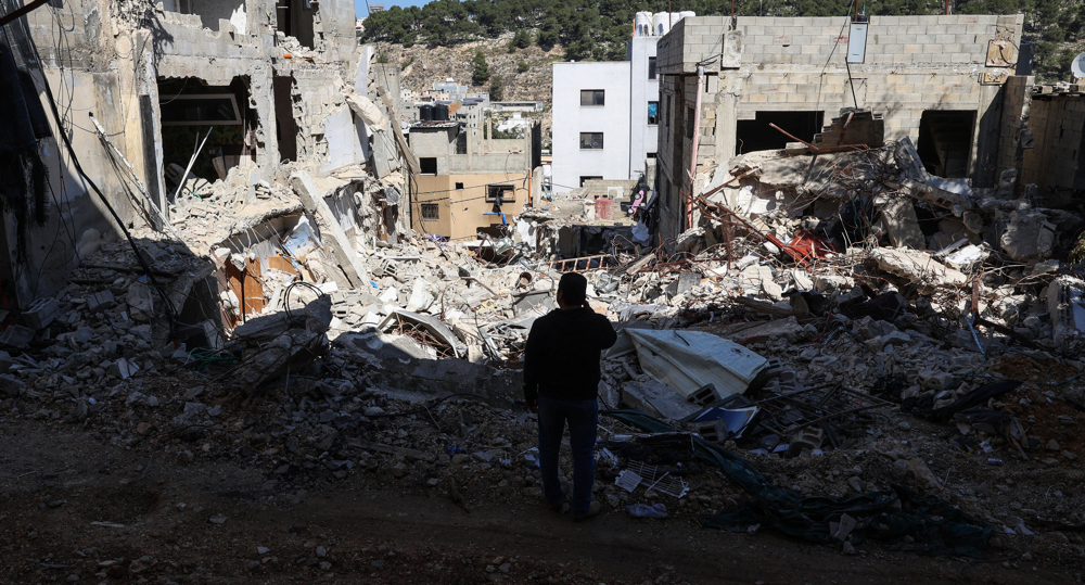 Israeli bulldozers demolish homes in West Bank; Hamas urges UN to stop 'war crimes'