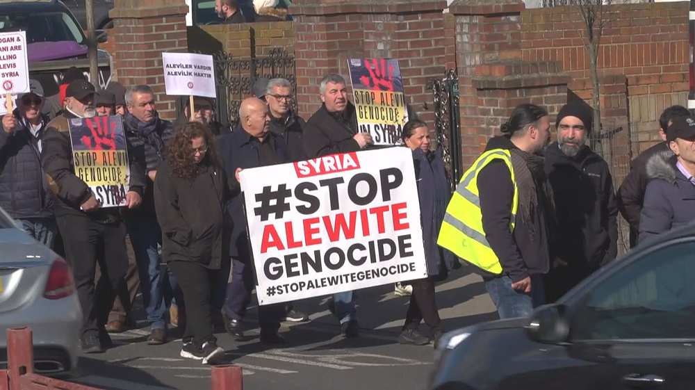 UK demonstrators rail against Takfiri genocide in Syria