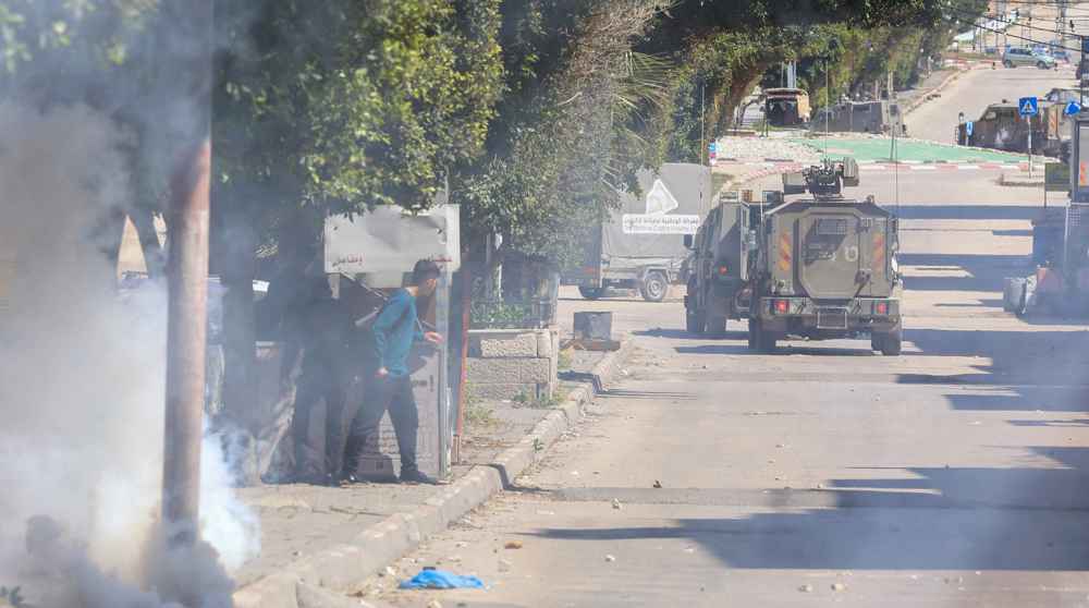 Israel abducts, injures more Palestinians in new raids in occupied West Bank