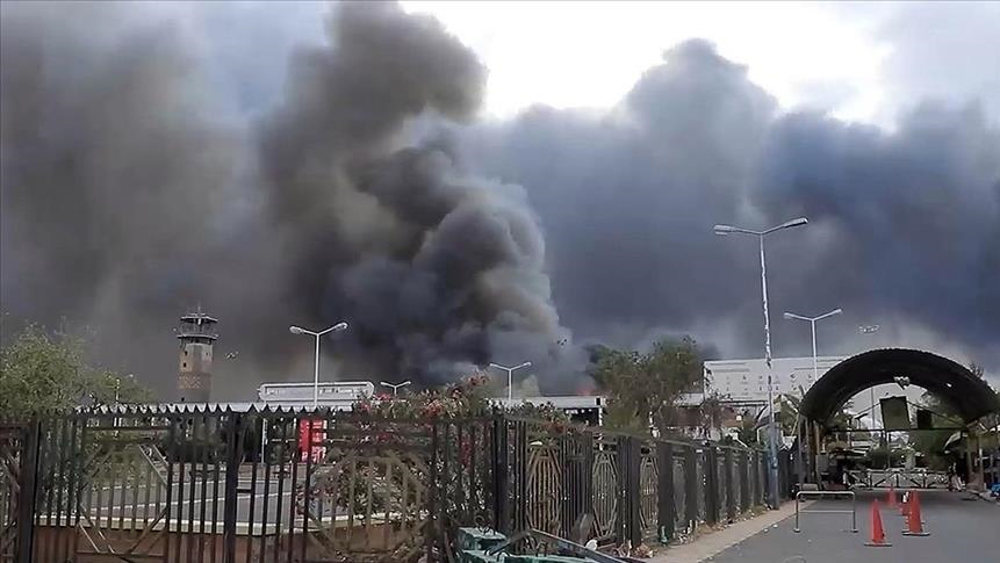 Frappes aériennes israéliennes contre l'aéroport de Sanaa