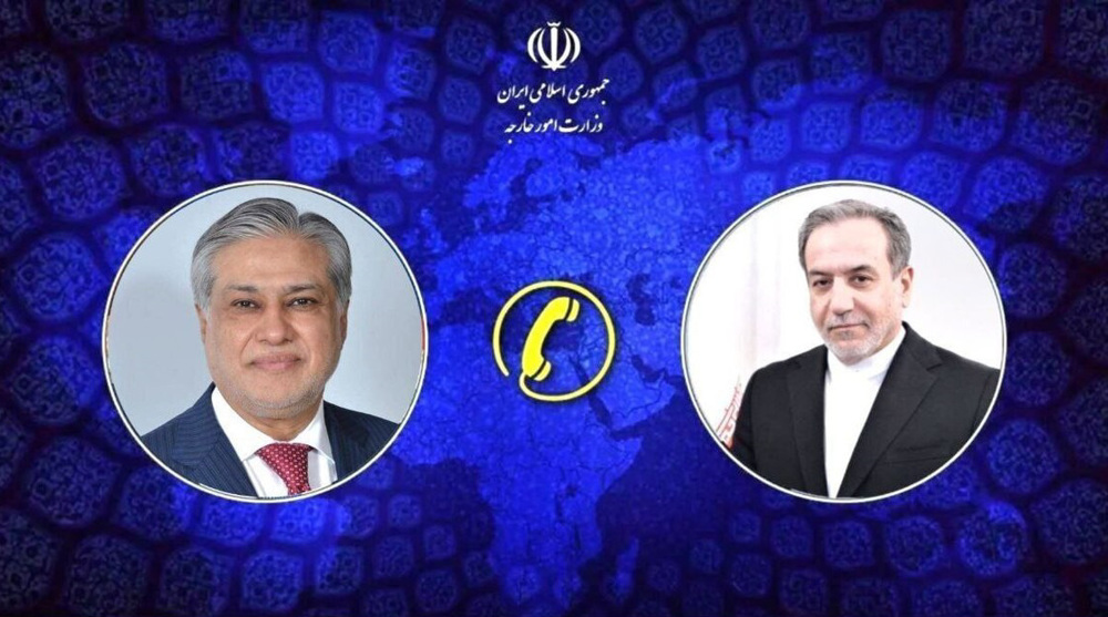 Araghchi discute avec son homologue pakistanais depuis New Delhi