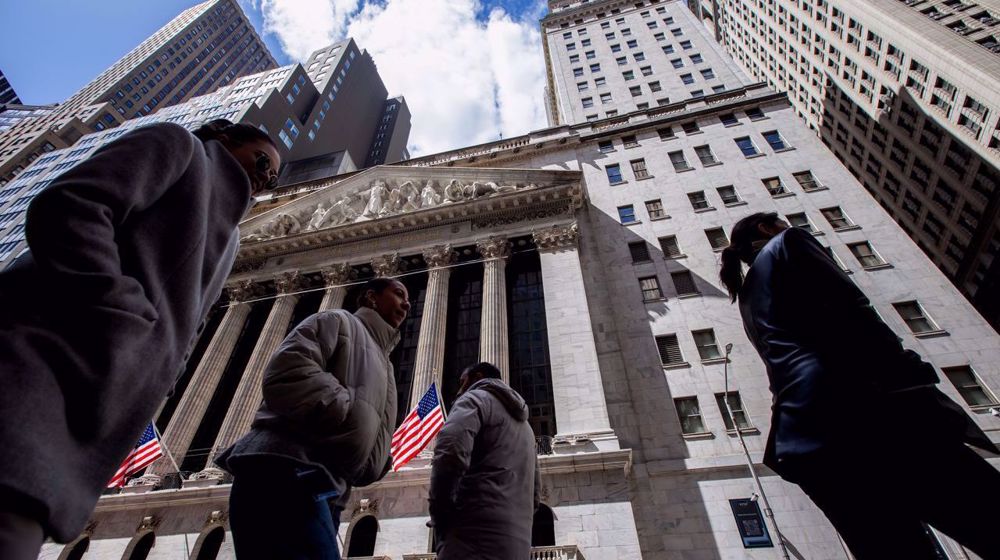 US economic activity declines as tariffs pressure prices, Fed says