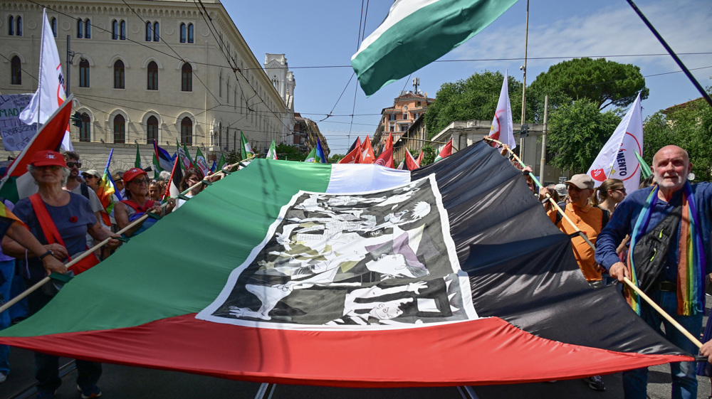  Thousands march in Rome to protest ‘complicity’ on Gaza war