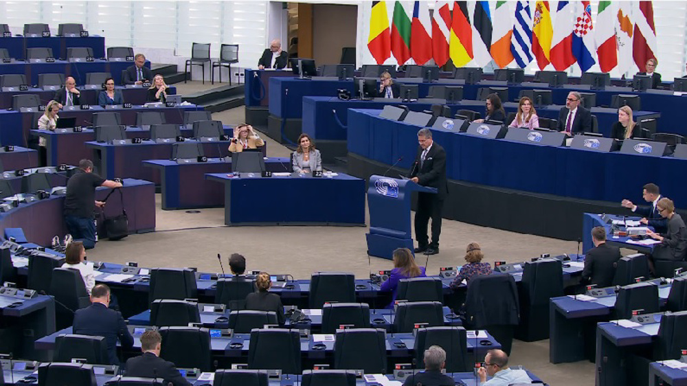US threatens EU with 30% tariffs