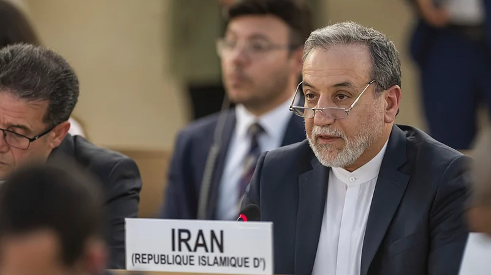 FM: Iran will not give up its right to enrichment